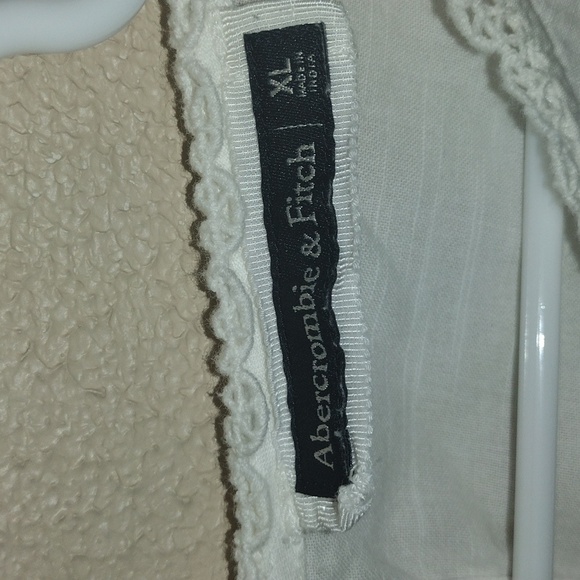 Adorable 100% Cotton with Lace Detailing and Button up Back Cropp… - Picture 5 of 7